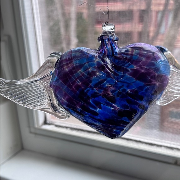 ⚡️Vintage Stunning Hand Blown Glass Blue and Purple Heart and Wings Art Piece ⚡️ - Picture 5 of 16